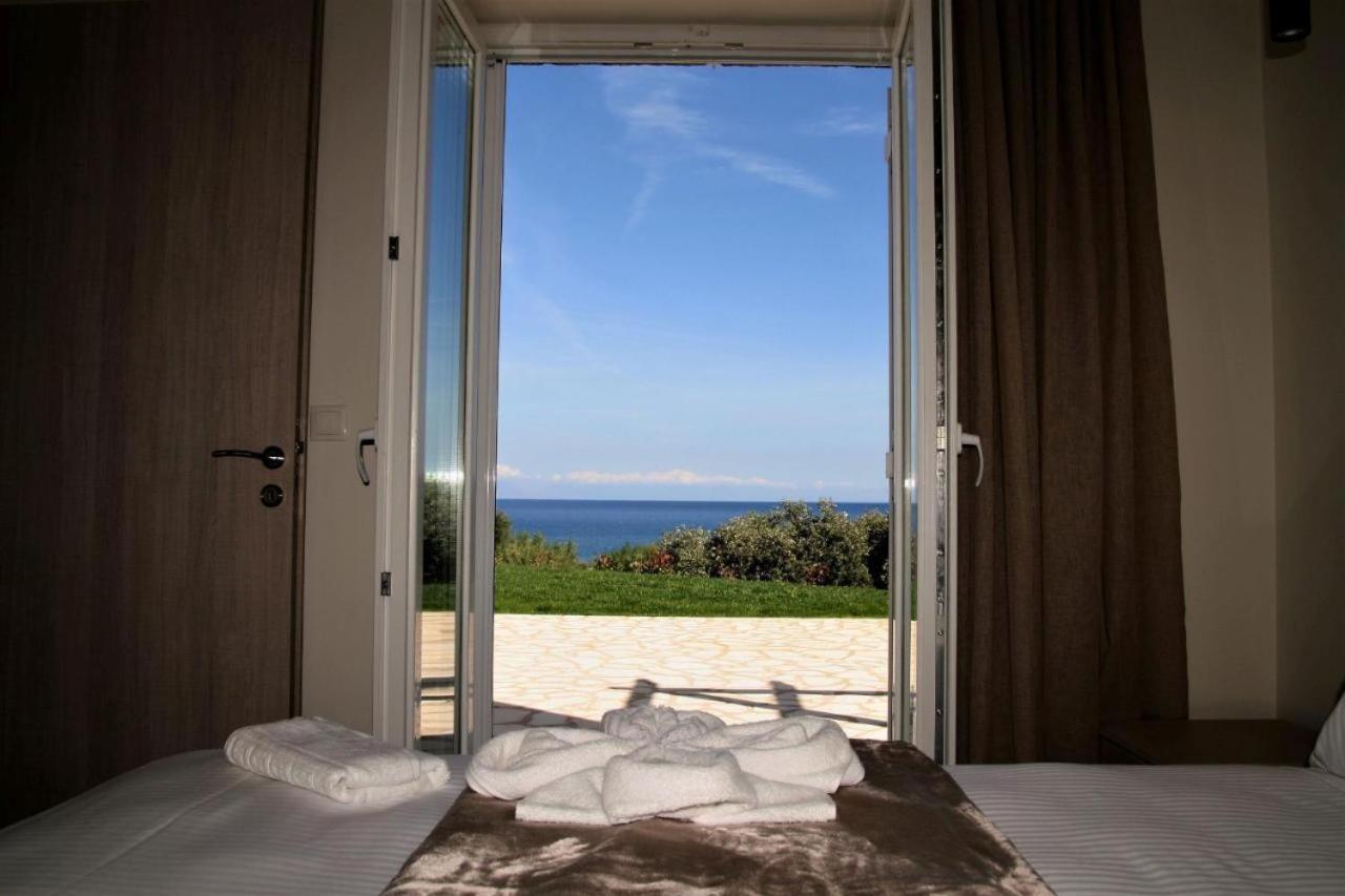 Stone Bay Houses In Messinia Kalamaki Beach Area Chrani Esterno foto